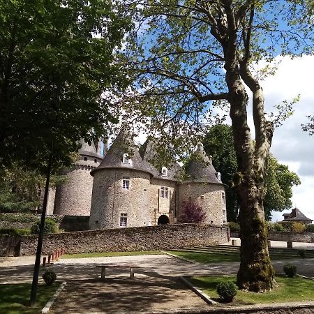 Le Grand Guillaume Acomodação com café da manhã Saint-Sornin-Lavolps Exterior foto